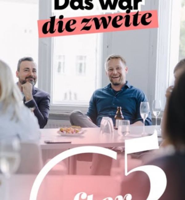 Stellenanzeige mit Text 'Du bist EXCELLENT im Umgang mit Zahlen?' und Call-to-Action 'Bewirb dich bei uns!' auf modernem Design.